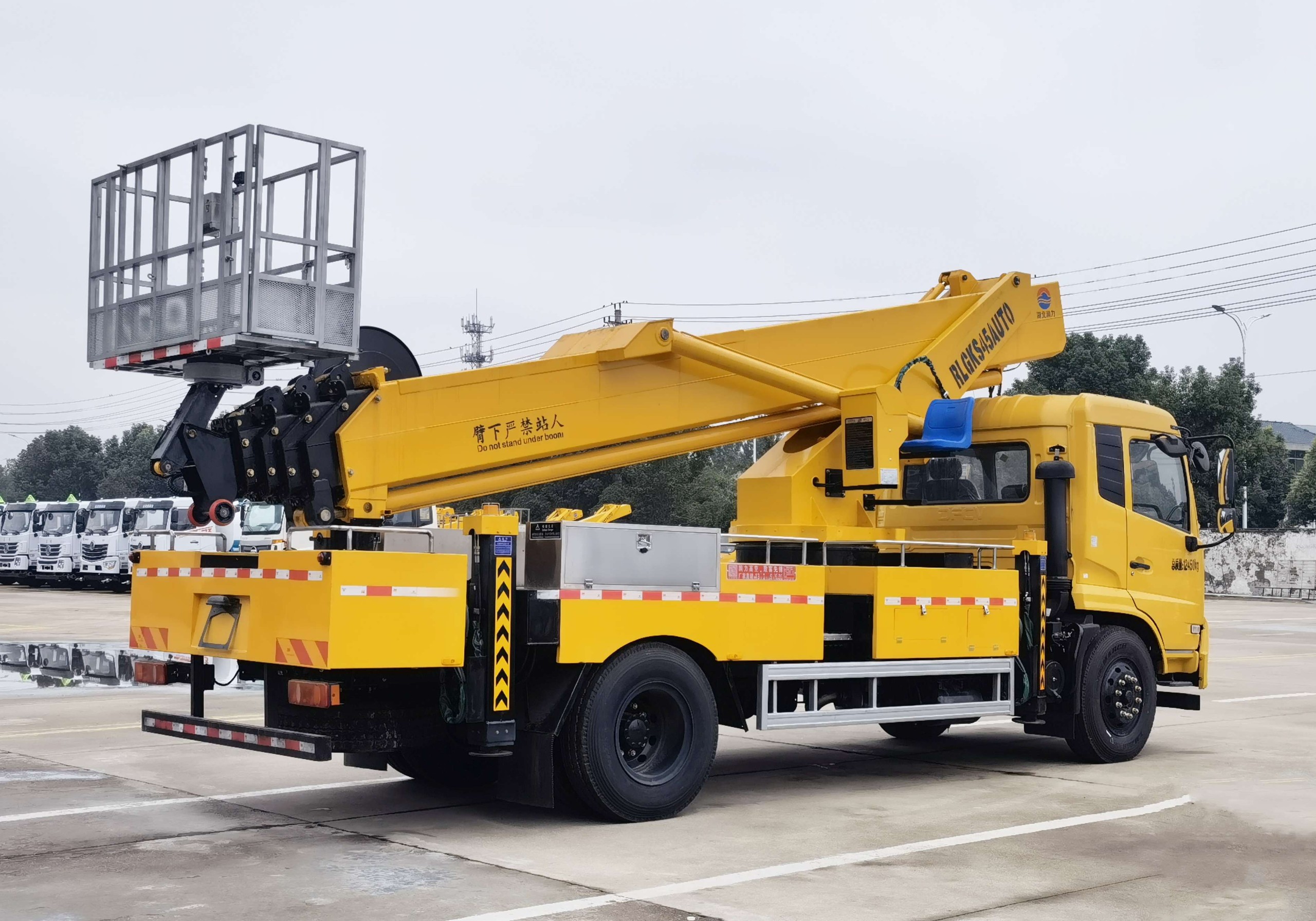 東風(fēng)天錦45米直臂式高空作業(yè)車