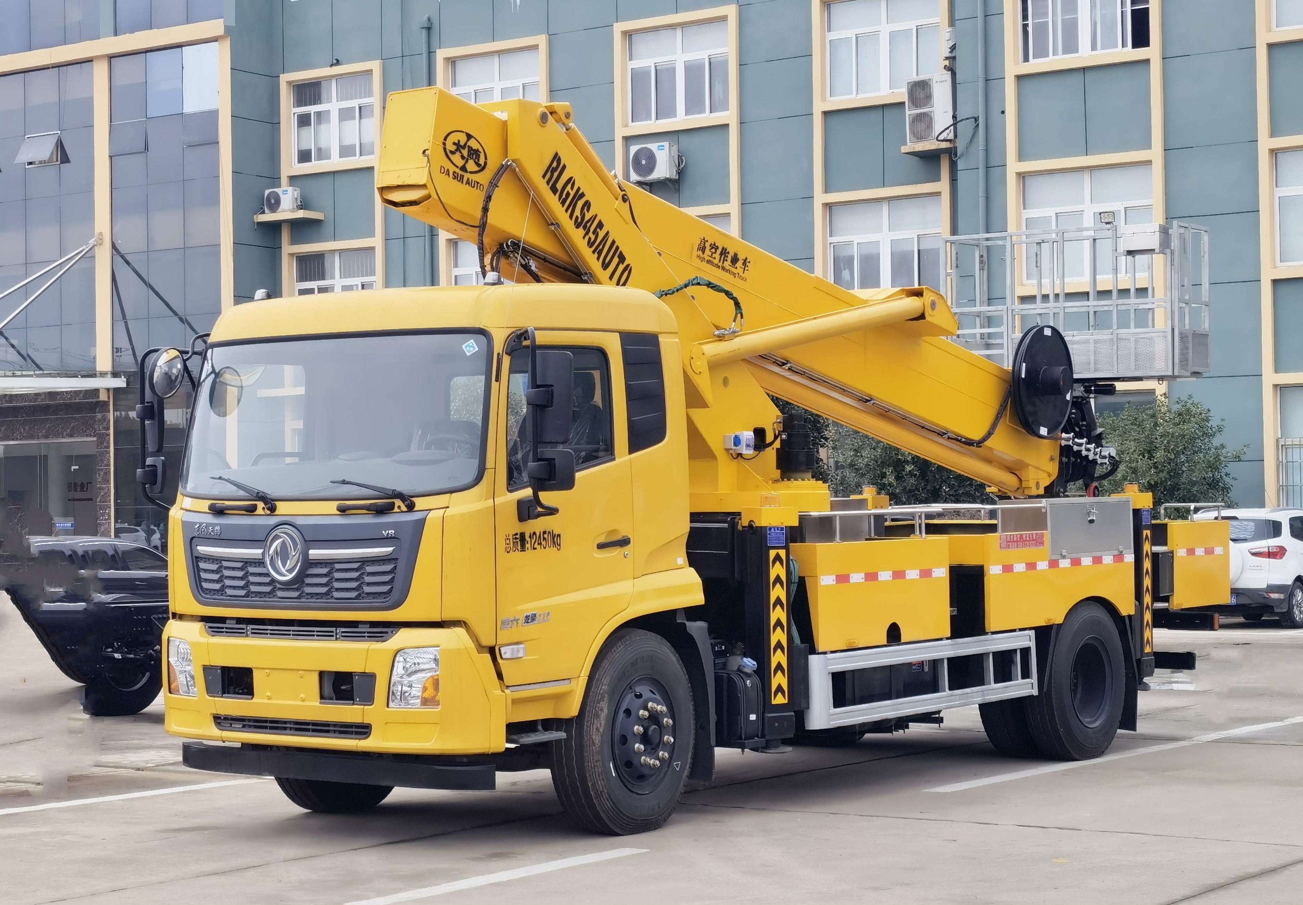 東風天錦45米直臂式高空作業(yè)車