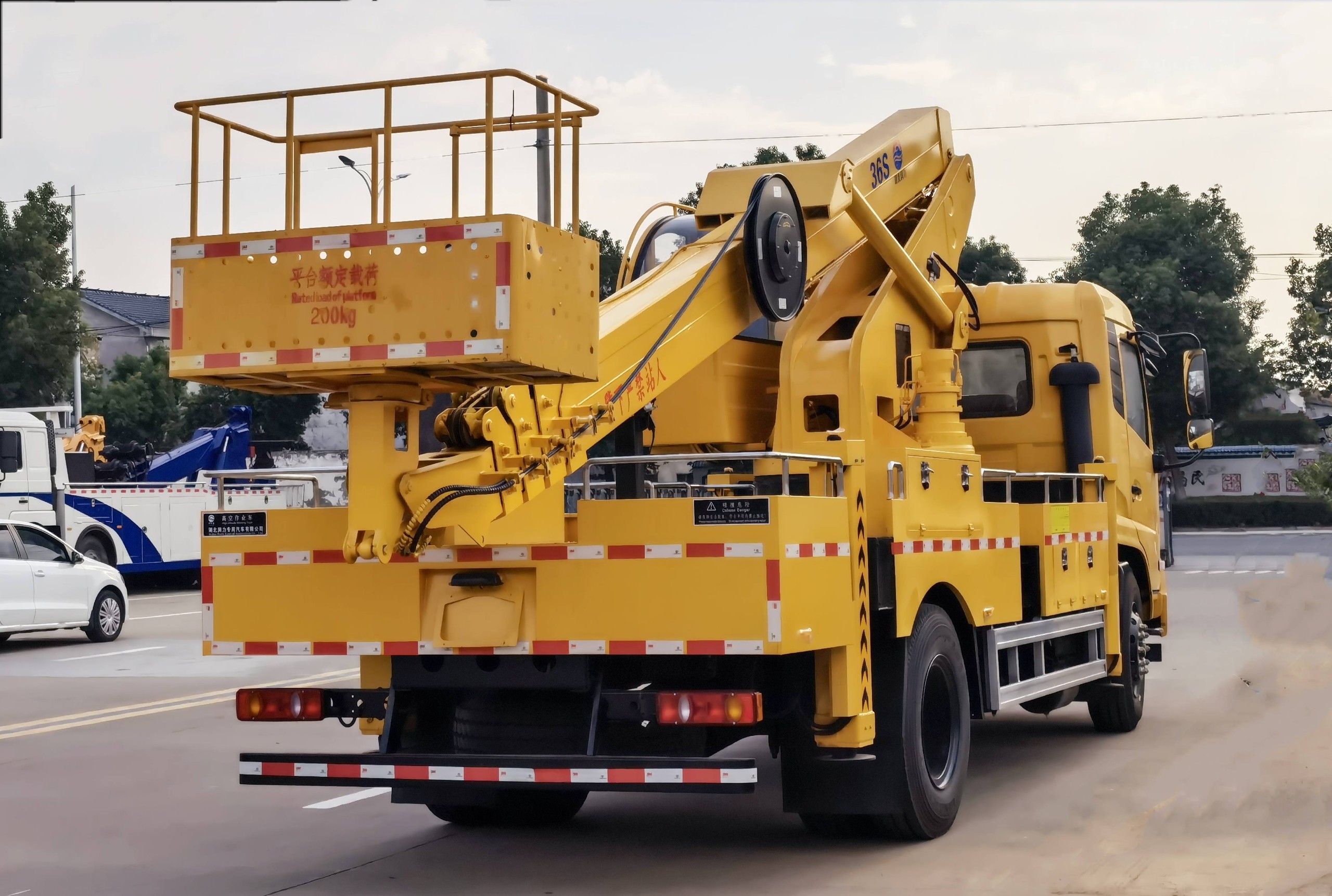 東風(fēng)天錦36米直臂式高空作業(yè)車